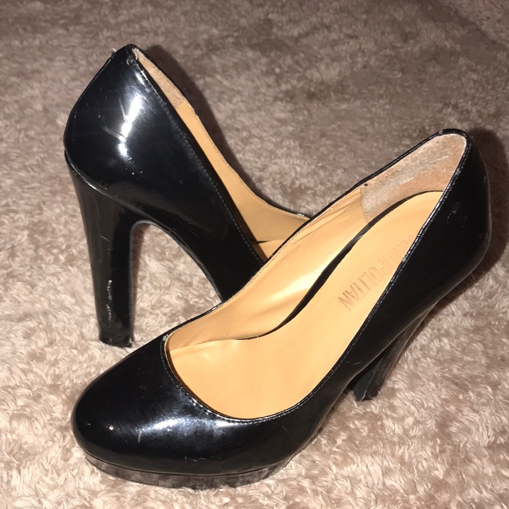 Heels - Picture 3 of 4